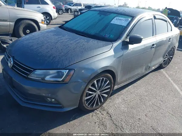 3VWD17AJ0GM386504 2016 VOLKSWAGEN JETTA - Image 2