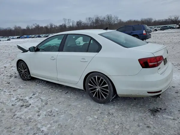 3VWD17AJ0GM412678 2016 VOLKSWAGEN JETTA - Image 2