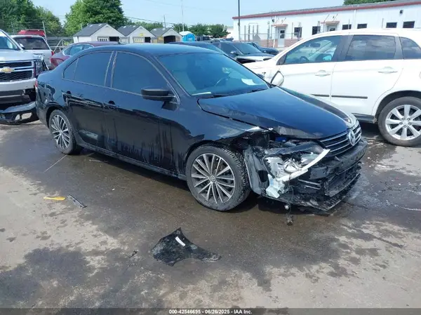 3VWD17AJ0GM414253 2016 VOLKSWAGEN JETTA - Image 1