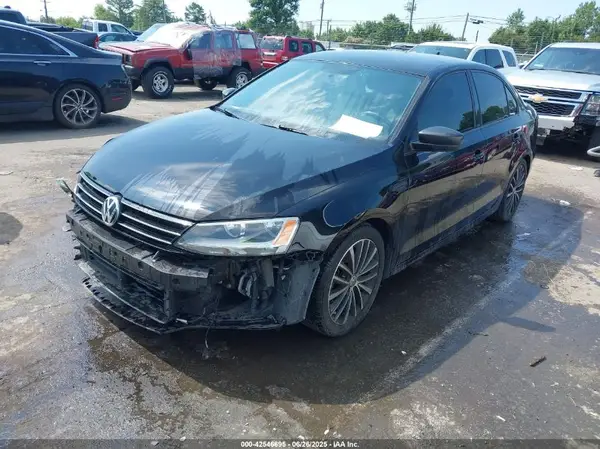 3VWD17AJ0GM414253 2016 VOLKSWAGEN JETTA - Image 2