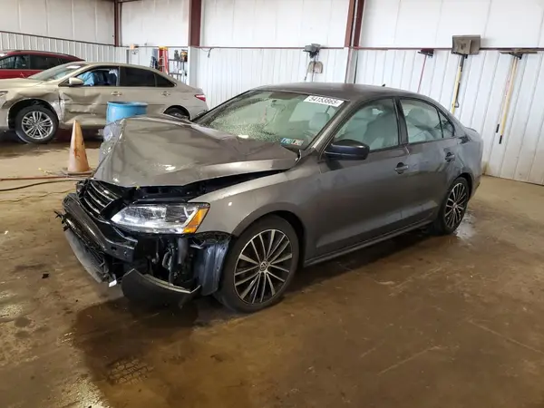 3VWD17AJ0HM353729 2017 VOLKSWAGEN JETTA - Image 1
