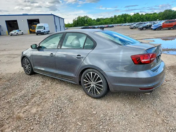 3VWD17AJ0HM388710 2017 VOLKSWAGEN JETTA - Image 2