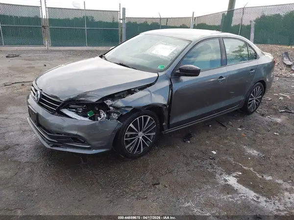 3VWD17AJ0HM404548 2017 VOLKSWAGEN JETTA - Image 2