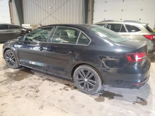 3VWD17AJ0JM205022 2018 VOLKSWAGEN JETTA - Image 2