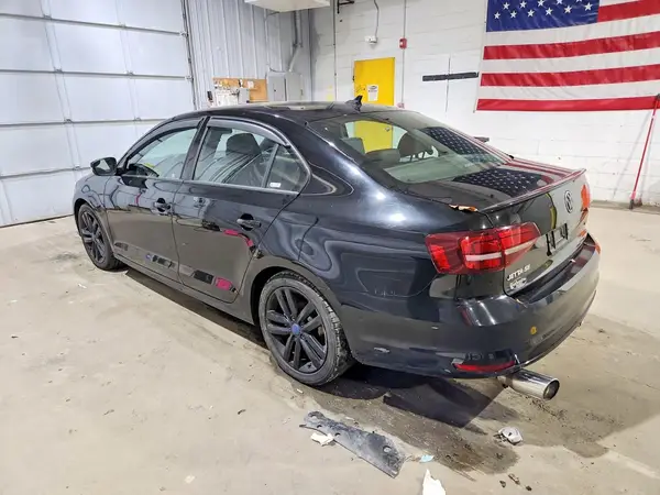 3VWD17AJ0JM240790 2018 VOLKSWAGEN JETTA - Image 2