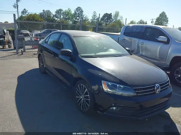 3VWD17AJ1GM263102 2016 VOLKSWAGEN JETTA - Image 1