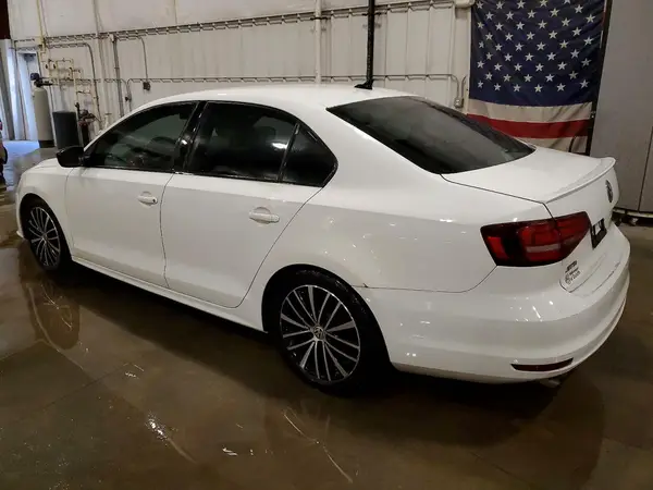3VWD17AJ1GM283978 2016 VOLKSWAGEN JETTA - Image 2