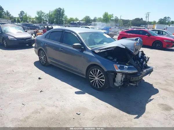 3VWD17AJ1GM291899 2016 VOLKSWAGEN JETTA - Image 1