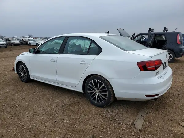 3VWD17AJ1GM293734 2016 VOLKSWAGEN JETTA - Image 2