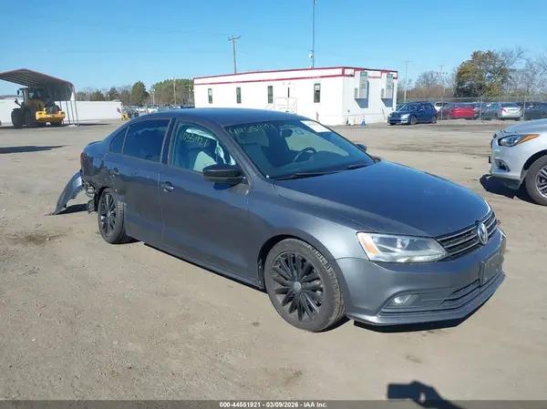 3VWD17AJ1GM298402 2016 VOLKSWAGEN JETTA - Image 1