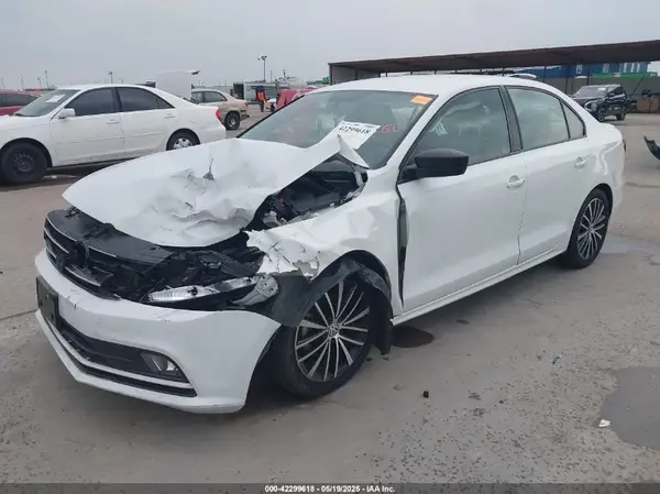 3VWD17AJ1GM334234 2016 VOLKSWAGEN JETTA - Image 2