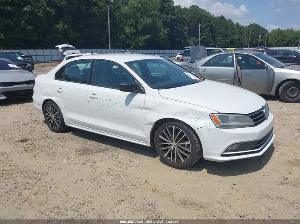 3VWD17AJ1GM336663 2016 VOLKSWAGEN JETTA - Image 1