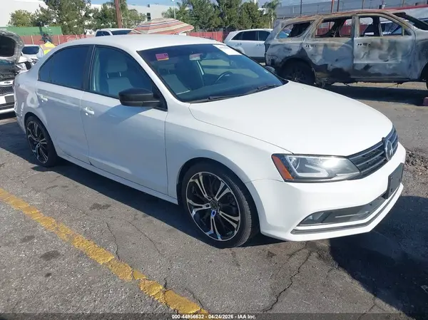 3VWD17AJ1GM344052 2016 VOLKSWAGEN JETTA - Image 1