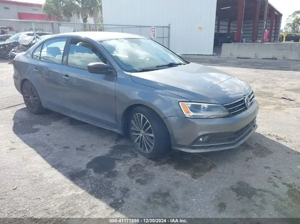 3VWD17AJ1GM346979 2016 VOLKSWAGEN JETTA - Image 1