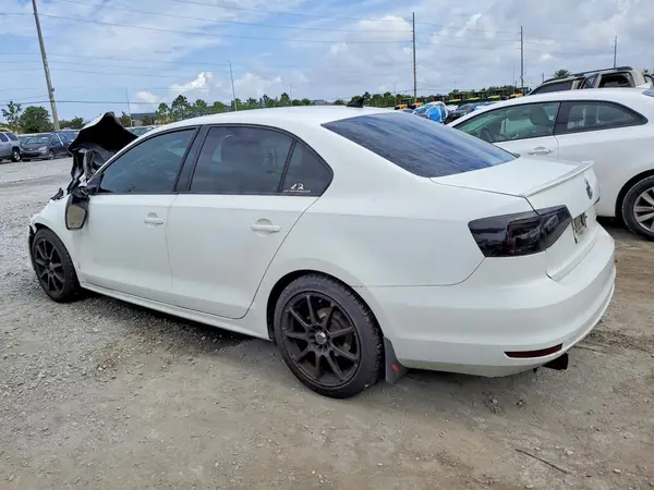 3VWD17AJ1GM391016 2016 VOLKSWAGEN JETTA - Image 2