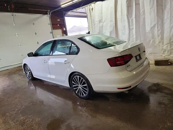 3VWD17AJ1GM403553 2016 VOLKSWAGEN JETTA - Image 2