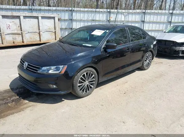 3VWD17AJ1GM404282 2016 VOLKSWAGEN JETTA - Image 2