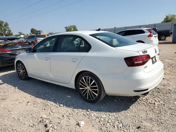 3VWD17AJ1GM413337 2016 VOLKSWAGEN JETTA - Image 2