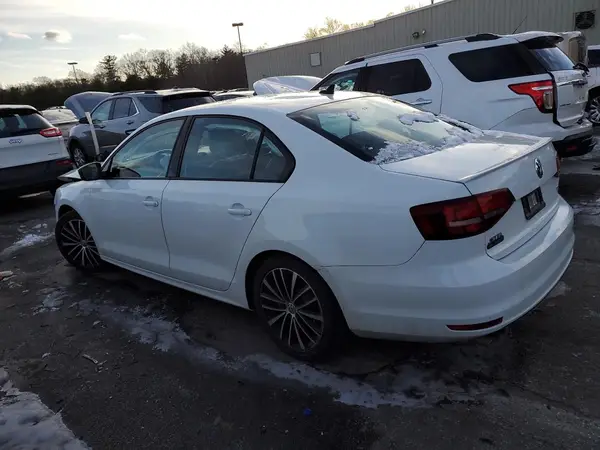 3VWD17AJ1GM415167 2016 VOLKSWAGEN JETTA - Image 2