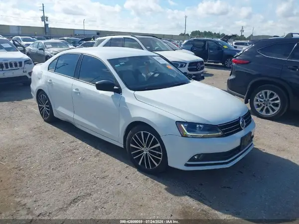 3VWD17AJ1HM299874 2017 VOLKSWAGEN JETTA - Image 1