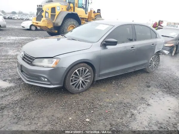 3VWD17AJ1HM405983 2017 VOLKSWAGEN JETTA - Image 2
