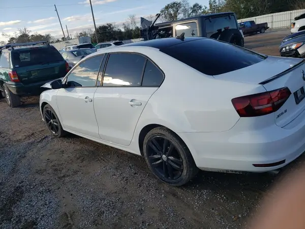 3VWD17AJ1JM214926 2018 VOLKSWAGEN JETTA - Image 2