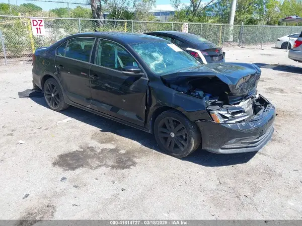 3VWD17AJ1JM229121 2018 VOLKSWAGEN JETTA - Image 1