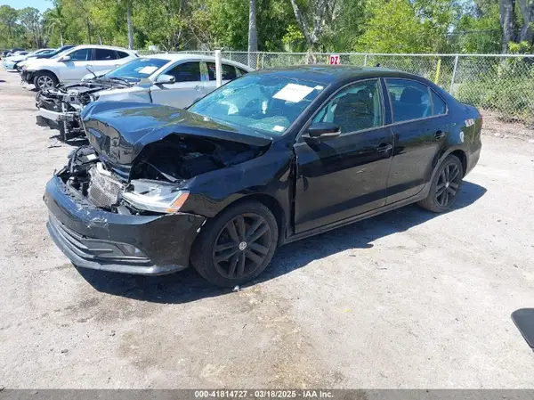 3VWD17AJ1JM229121 2018 VOLKSWAGEN JETTA - Image 2