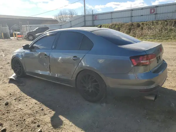 3VWD17AJ1JM237638 2018 VOLKSWAGEN JETTA - Image 2
