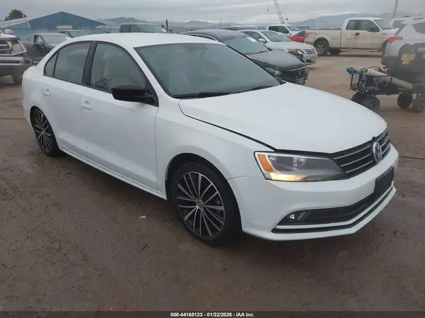 3VWD17AJ2GM236586 2016 VOLKSWAGEN JETTA - Image 1