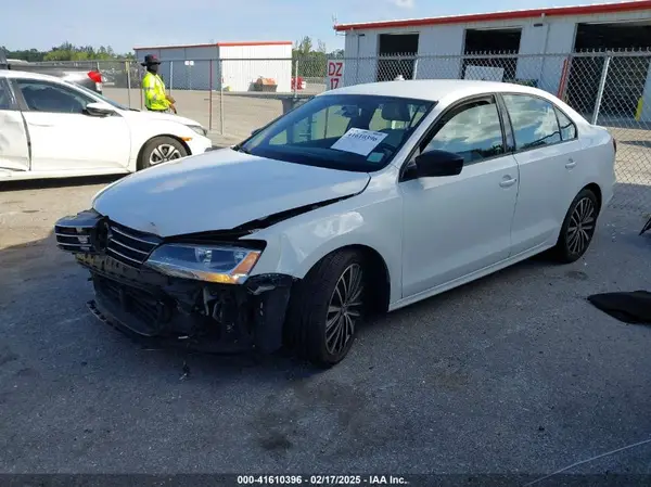 3VWD17AJ2GM237561 2016 VOLKSWAGEN JETTA - Image 2