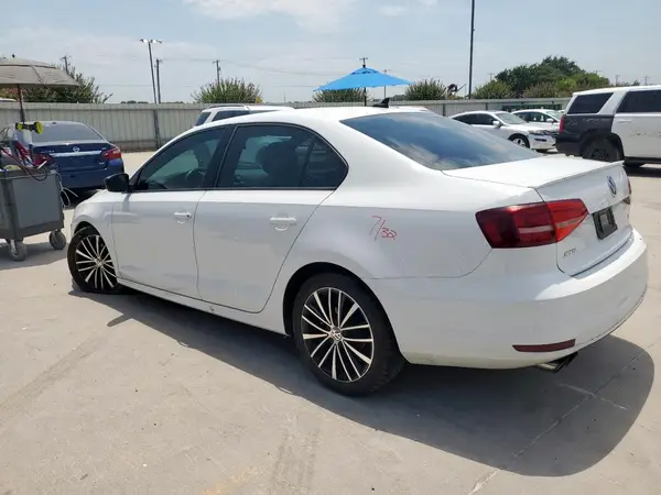 3VWD17AJ2GM240167 2016 VOLKSWAGEN JETTA - Image 2