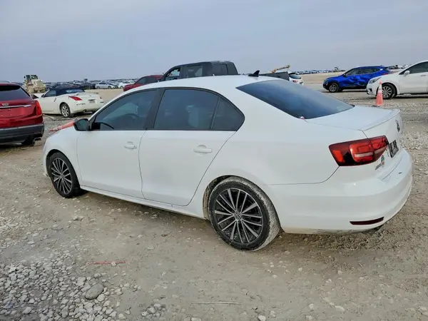 3VWD17AJ2GM303073 2016 VOLKSWAGEN JETTA - Image 2