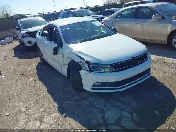 3VWD17AJ2GM305325 2016 VOLKSWAGEN JETTA - Image 1
