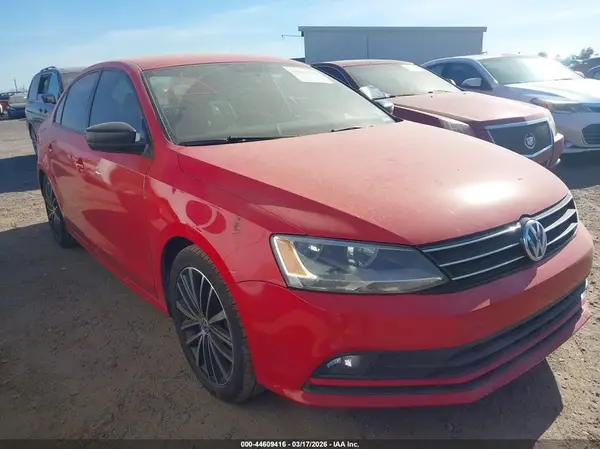 3VWD17AJ2GM320388 2016 VOLKSWAGEN JETTA - Image 1