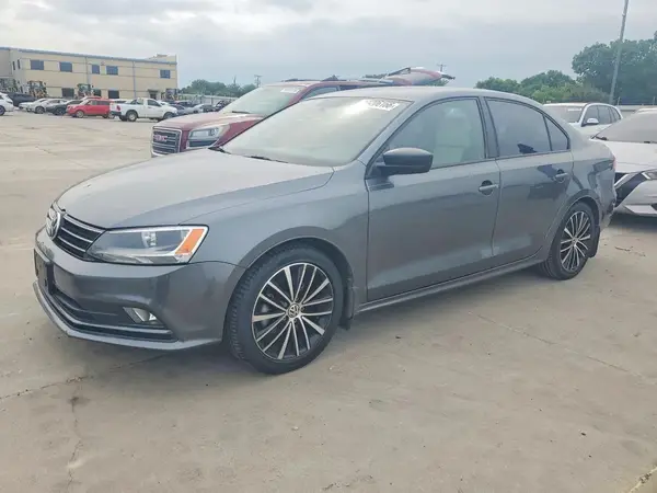 3VWD17AJ2GM326479 2016 VOLKSWAGEN JETTA - Image 1