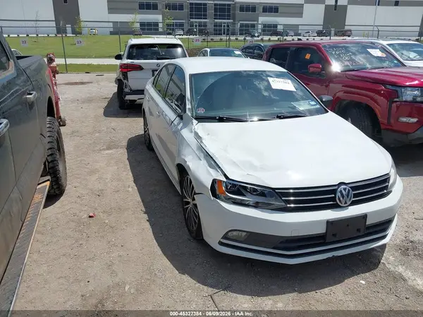 3VWD17AJ2GM341645 2016 VOLKSWAGEN JETTA - Image 1