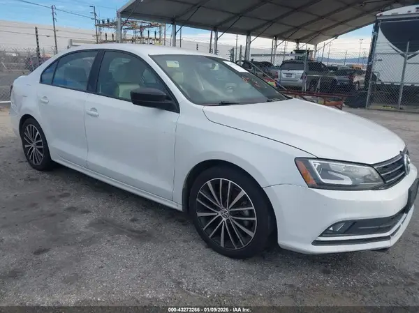 3VWD17AJ2GM346148 2016 VOLKSWAGEN JETTA - Image 1