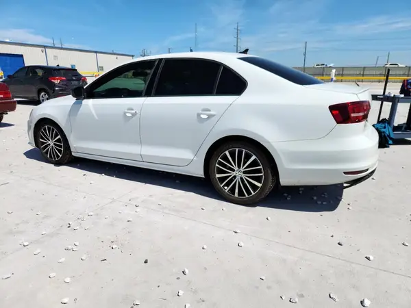 3VWD17AJ2GM348689 2016 VOLKSWAGEN JETTA - Image 2