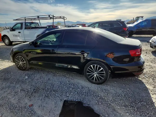 3VWD17AJ2GM367307 2016 VOLKSWAGEN JETTA - Image 2