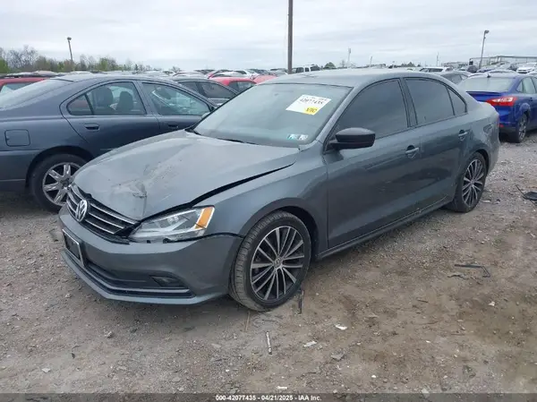 3VWD17AJ2GM399335 2016 VOLKSWAGEN JETTA - Image 2