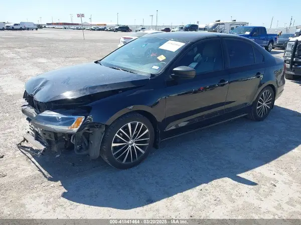 3VWD17AJ2GM403223 2016 VOLKSWAGEN JETTA - Image 2