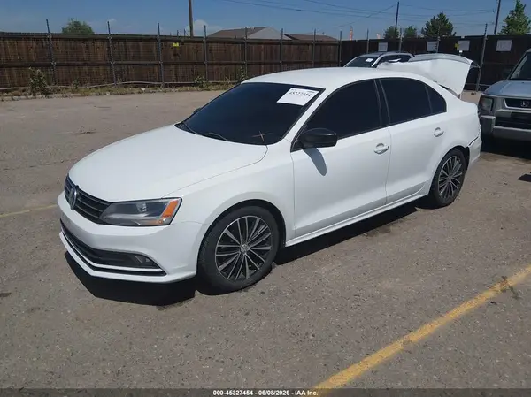 3VWD17AJ2GM413671 2016 VOLKSWAGEN JETTA - Image 2