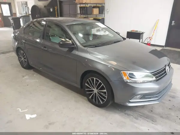 3VWD17AJ2GM414125 2016 VOLKSWAGEN JETTA - Image 1