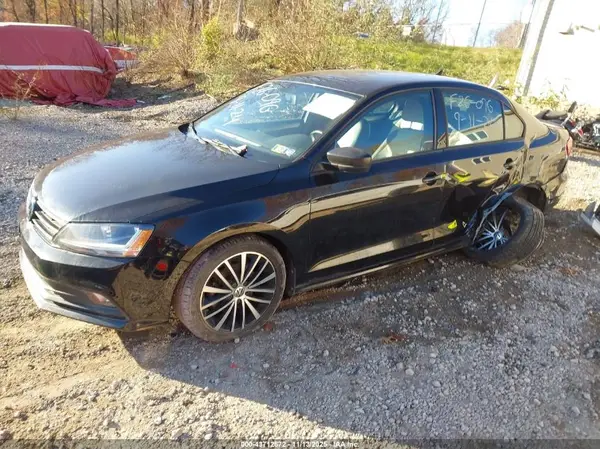 3VWD17AJ2HM301292 2017 VOLKSWAGEN JETTA - Image 2
