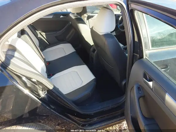 3VWD17AJ2HM301292 2017 VOLKSWAGEN JETTA - Image 8