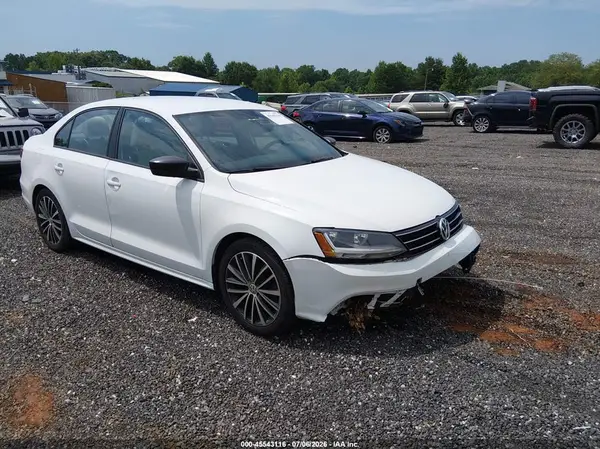 3VWD17AJ2HM313331 2017 VOLKSWAGEN JETTA - Image 1