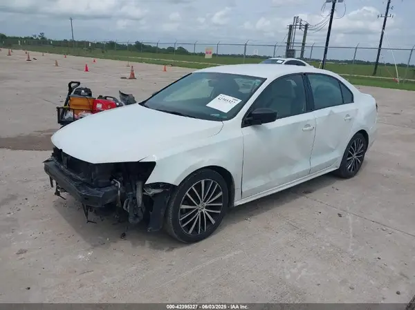 3VWD17AJ2HM389986 2017 VOLKSWAGEN JETTA - Image 2