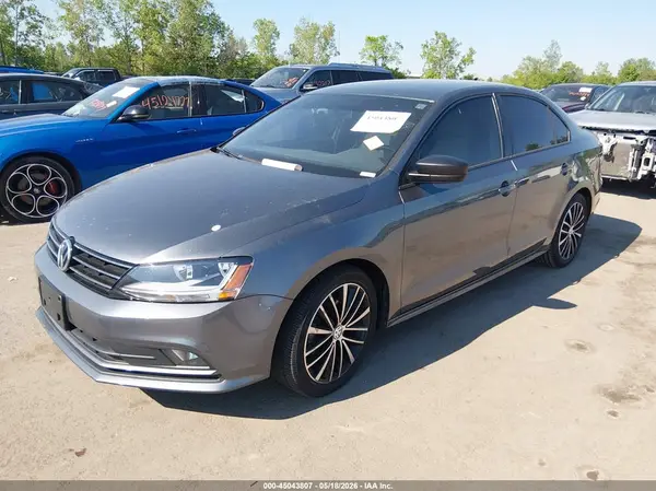 3VWD17AJ2HM405653 2017 VOLKSWAGEN JETTA - Image 2