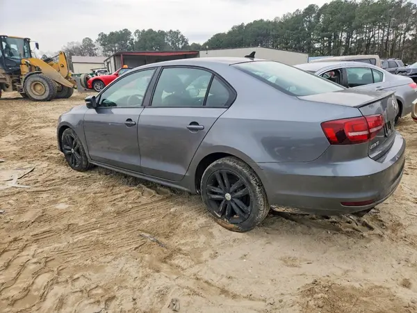3VWD17AJ2JM229743 2018 VOLKSWAGEN JETTA - Image 2